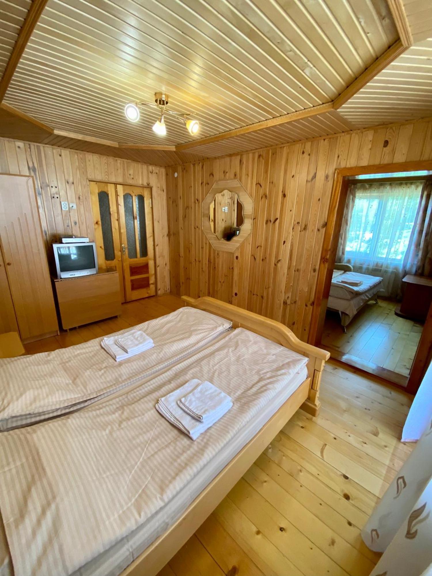 Zyma_Lito Guest House Yaremche Dış mekan fotoğraf